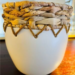 🌹Large Ceramic  Woven Planter